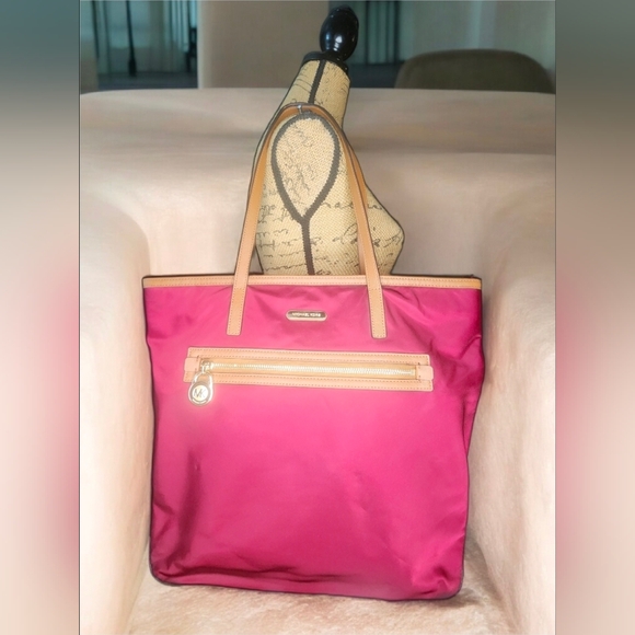 Michael Kors Kempton Nylon Tote - Picture 5 of 12
